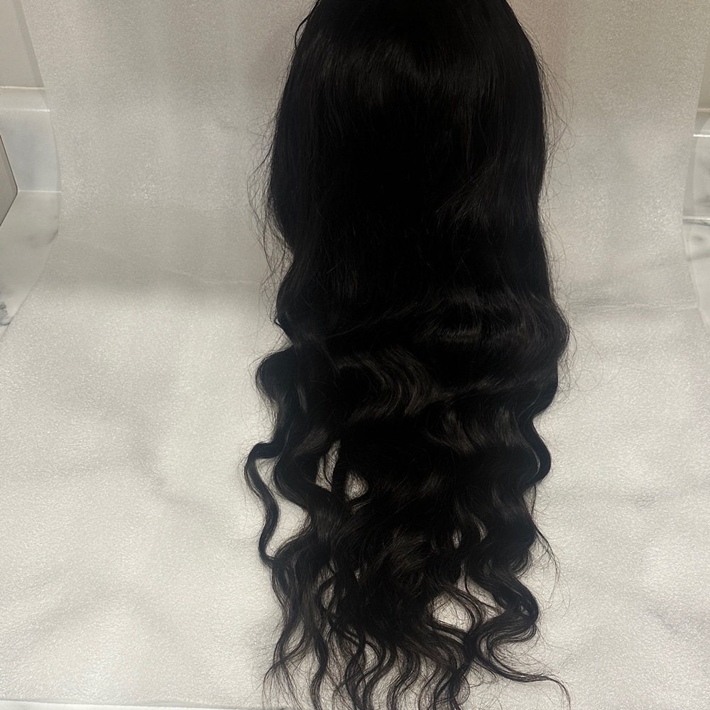 Elegant Black Lace Front Wig - Picture 6 of 6